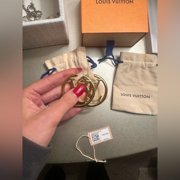 Louis Vuitton Louise Hoop GM Earrings - Picture 3 of 8